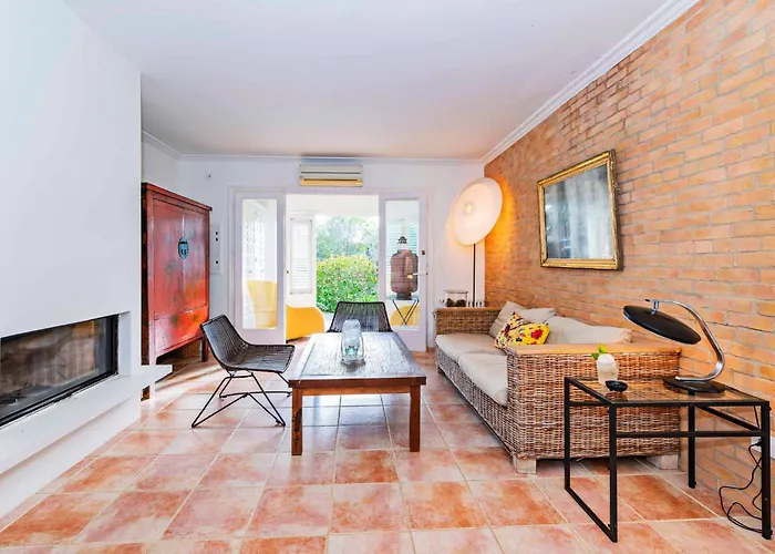 Villa Rosa - Garden & Pool Retreat