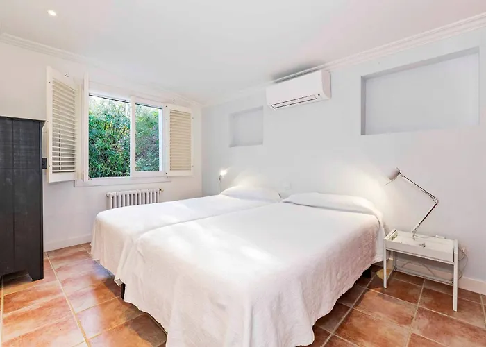 Villa Rosa - Garden & Pool Retreat Trebeluger