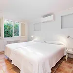 Villa Rosa - Garden & Pool Retreat Trebeluger