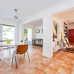Villa Rosa - Garden & Pool Retreat Trebeluger