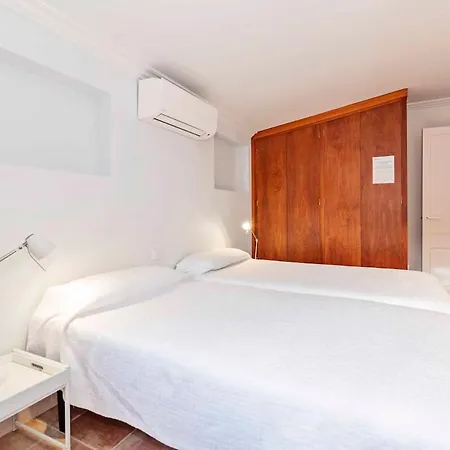 Rosa - Garden & Pool Retreat *