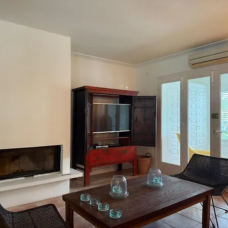 Rosa - Garden & Pool Retreat Hébergement de vacances *