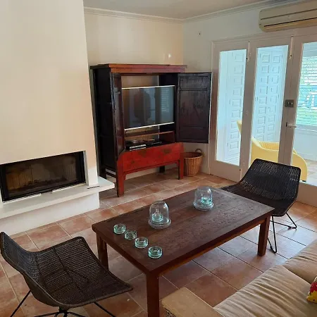 Rosa - Garden & Pool Retreat Hébergement de vacances *