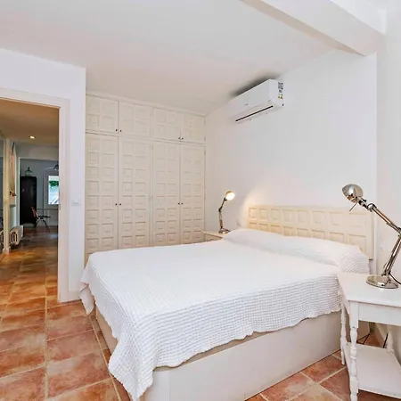 Rosa - Garden & Pool Retreat וילה Trebeluger