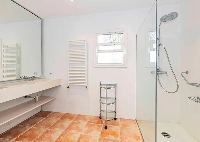 Rosa - Garden & Pool Retreat Hébergement de vacances Trebeluger