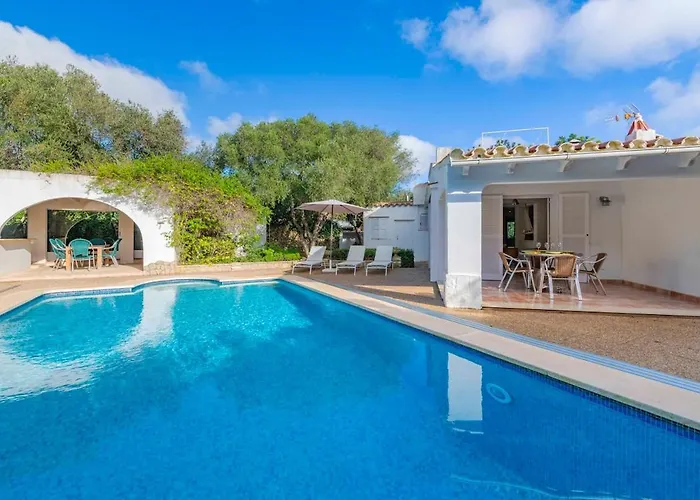 Rosa - Garden & Pool Retreat Holiday home