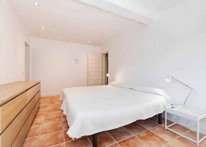 Villa Rosa - Garden & Pool Retreat *