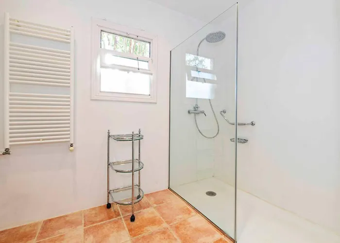 Villa Rosa - Garden & Pool Retreat