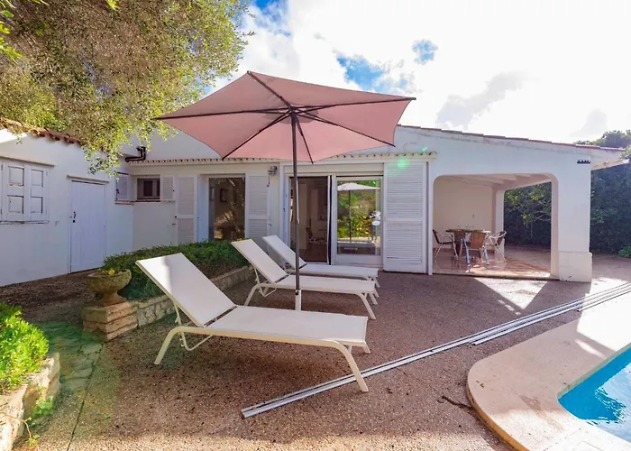 Villa Rosa - Garden & Pool Retreat Trebeluger