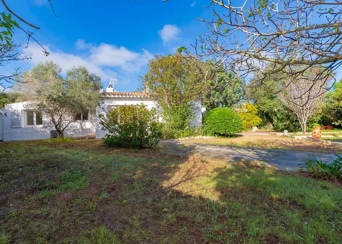 Rosa - Garden & Pool Retreat